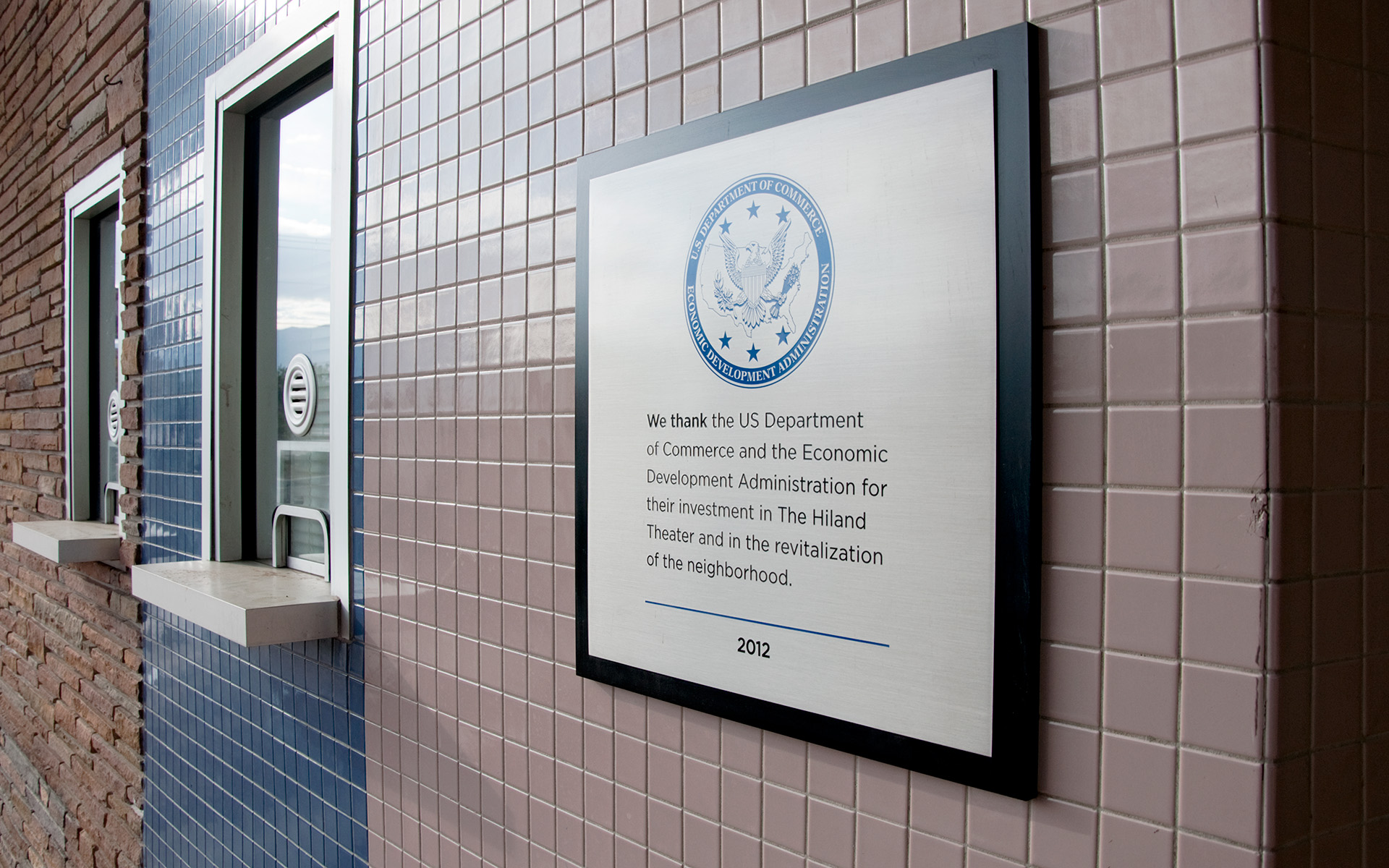 Exterior stainless steel donor plaque with etched graphics